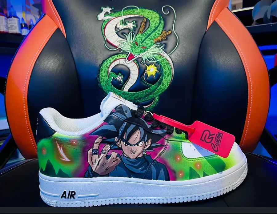 Sneakers custom Goku Black Dragon Ball — Dragon Ball SENKYRA SAMA, vue 1