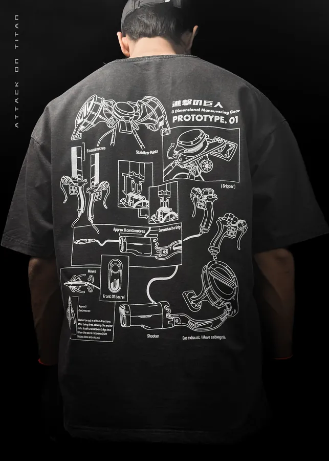 T-shirt oversize Équipement tridimensionnel Attack on Titan — Attack on Titan SENKYRA SAMA, vue 1