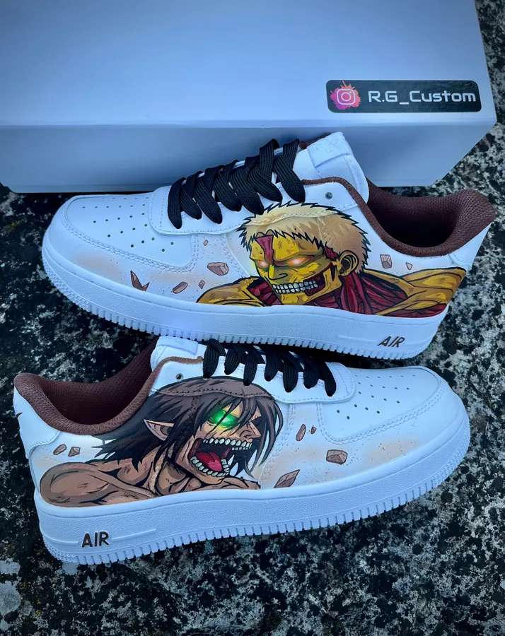 Sneakers custom Eren vs Reiner Attack on Titan — Attack on Titan SENKYRA SAMA, vue 1
