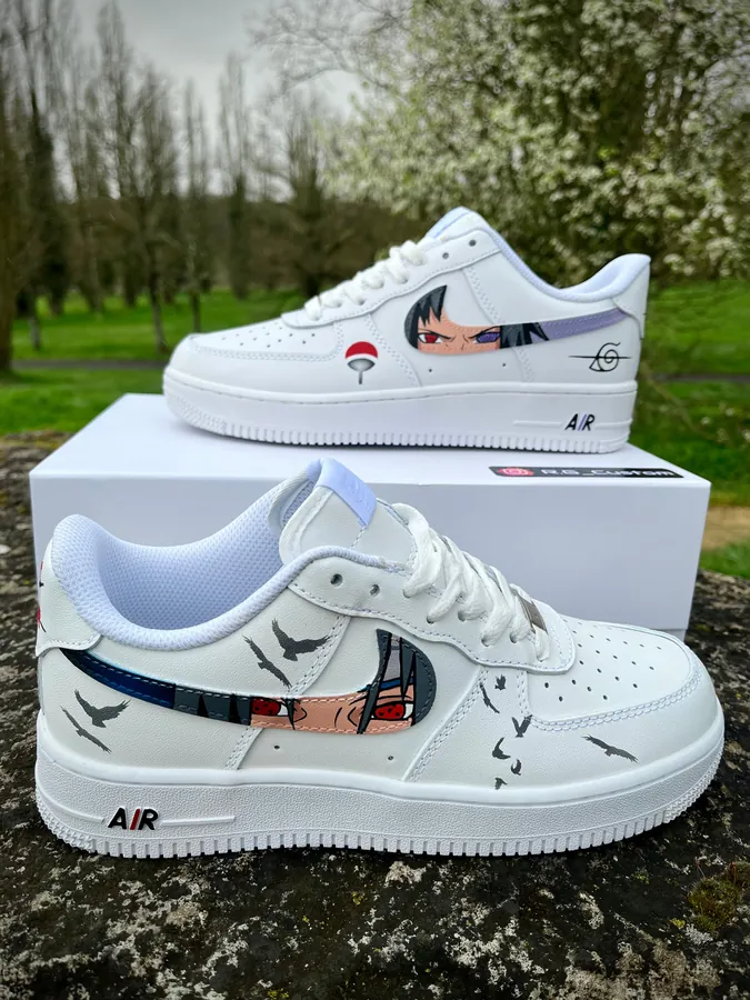 Sneakers custom Sasuke vs Itachi Naruto — Naruto SENKYRA SAMA, vue 1